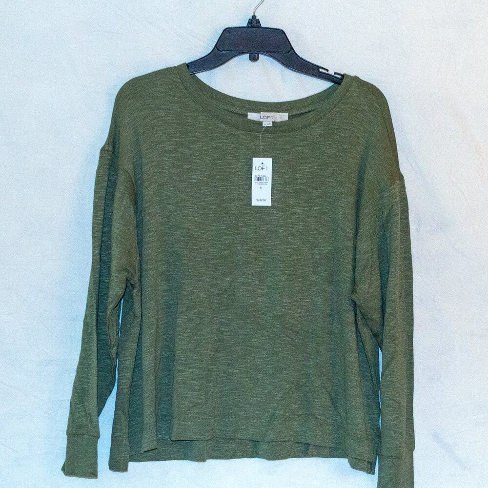 LOFT Women’s Medium Green Long Sleeve Top – NWT